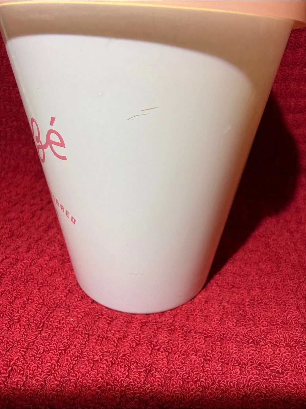 DW Home Froze Scented candle